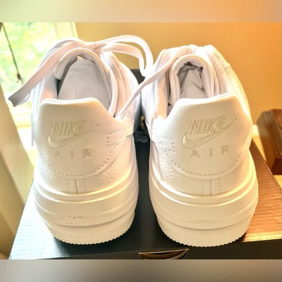 Women’s Air Force 1’s Platform Triple White Size 9 NEW in Box - Picture 6 of 9